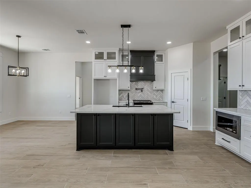 Photo 4 — 2445 Wind River Circle, Blanchard, OK 73010