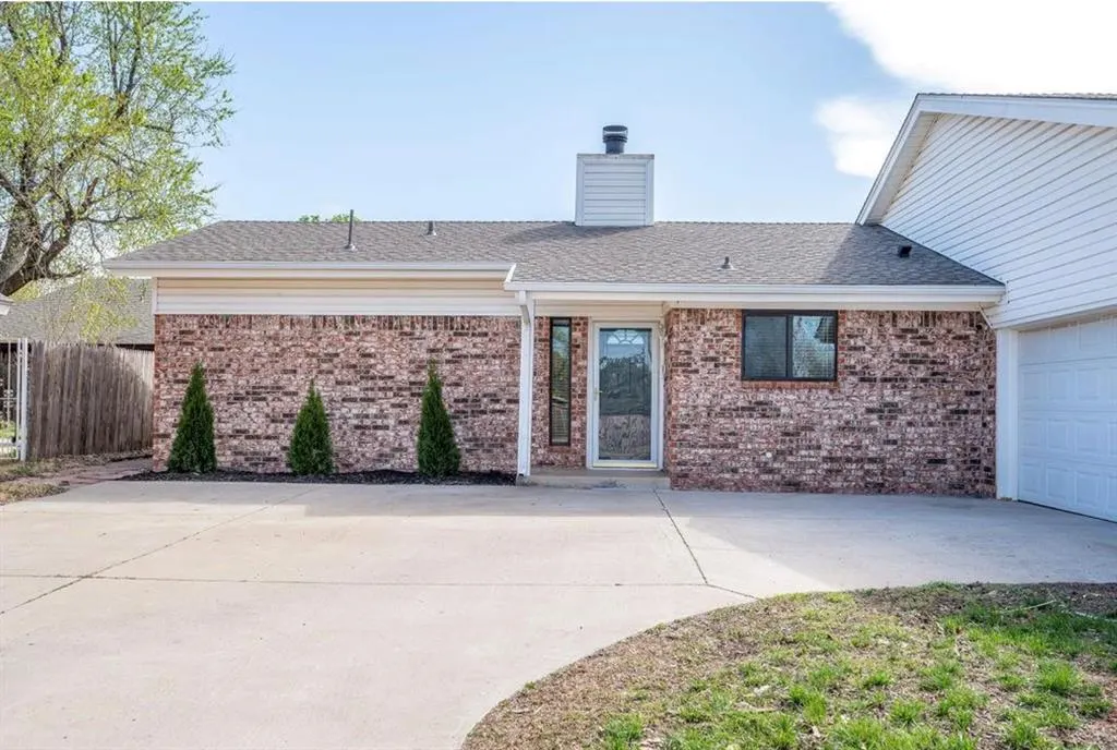 Photo 2 — 9322 Charwood Drive, Oklahoma City, OK 73139