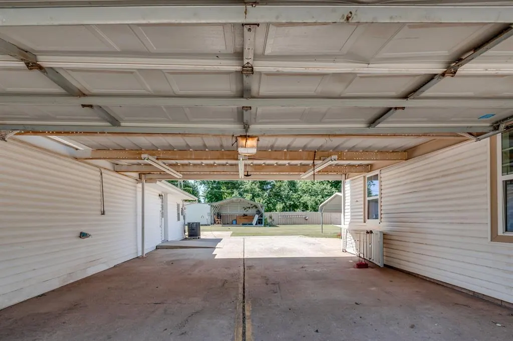 Photo 4 — 230 SE 50th Street, Oklahoma City, OK 73129