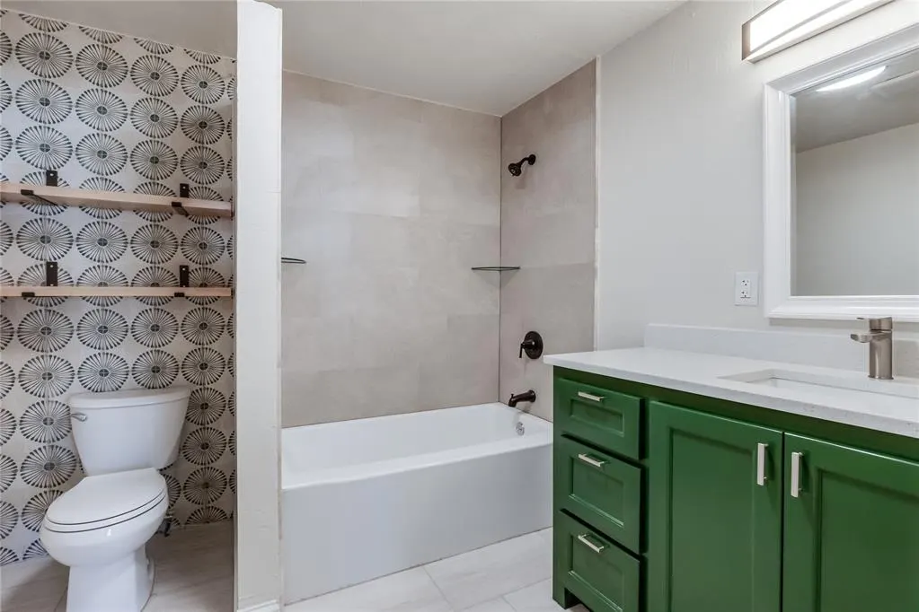 Photo 2 — 230 SE 50th Street, Oklahoma City, OK 73129
