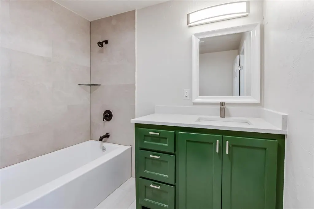 Photo 14 — 230 SE 50th Street, Oklahoma City, OK 73129