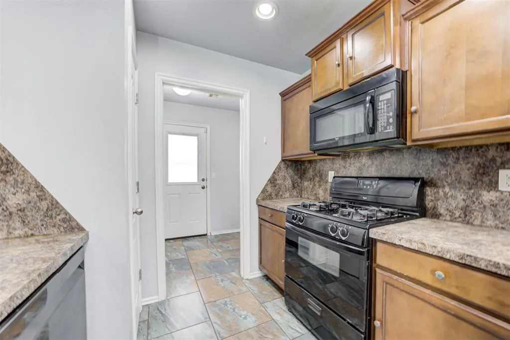 Photo 11 — 6060 Johnnie Terrace, Oklahoma City, OK 73149