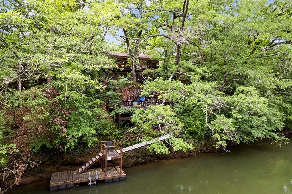 Photo 2 — 868 Red Fox Road, Broken Bow, OK 74728