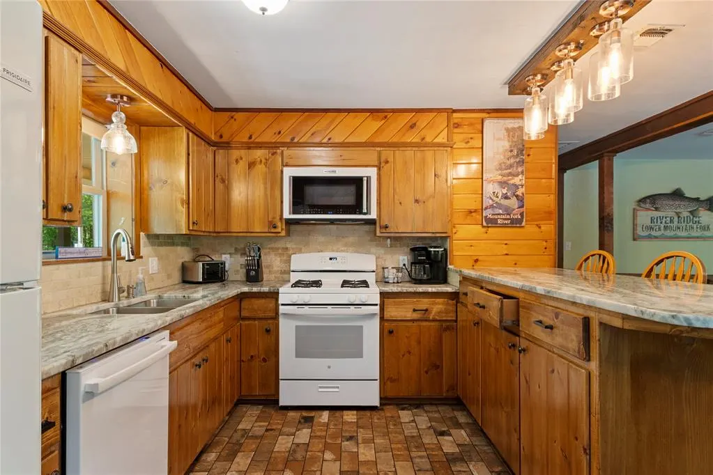 Photo 15 — 868 Red Fox Road, Broken Bow, OK 74728