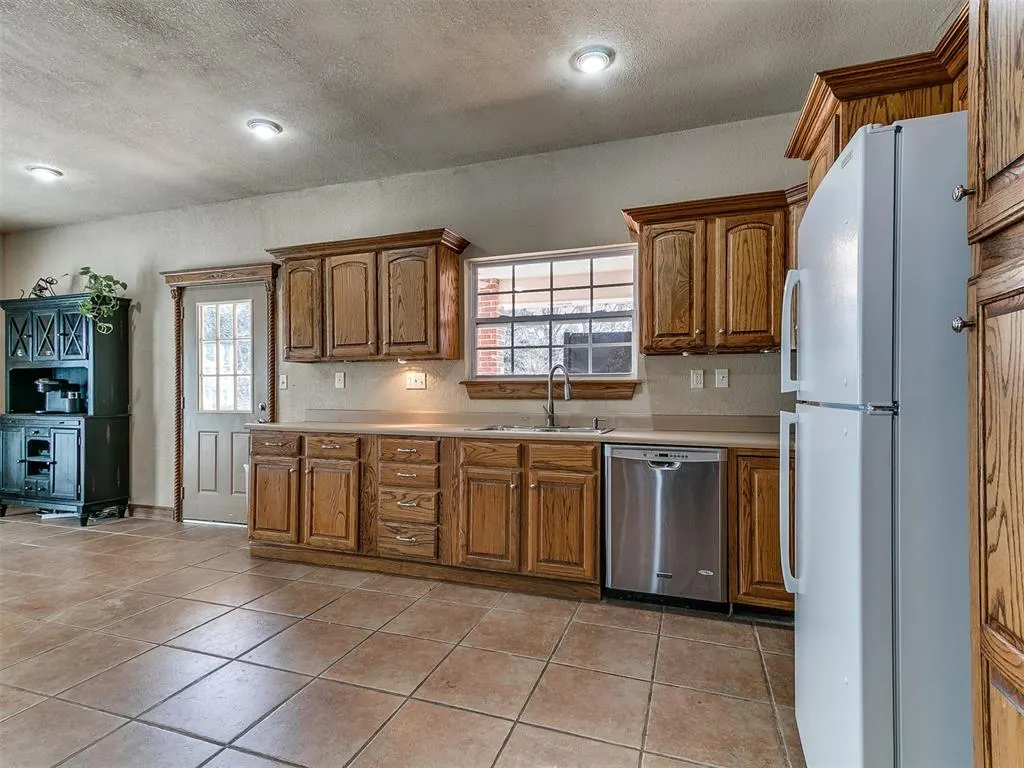 Photo 12 — 3826 NW 32nd Street, Newcastle, OK 73065