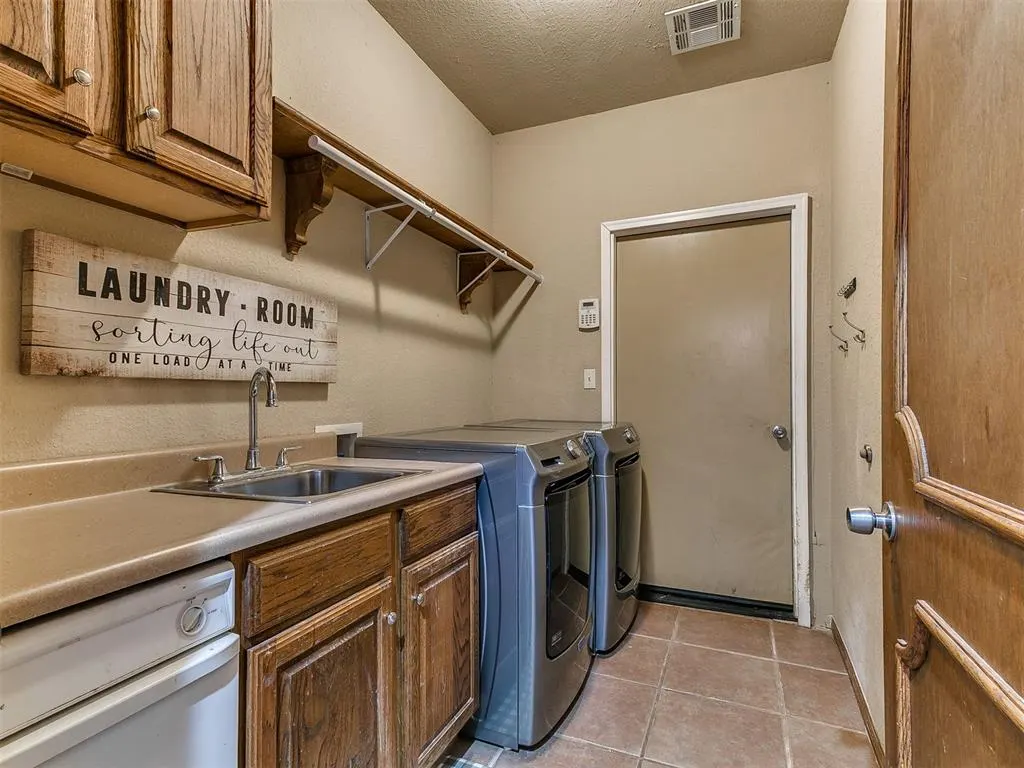 Photo 14 — 3826 NW 32nd Street, Newcastle, OK 73065