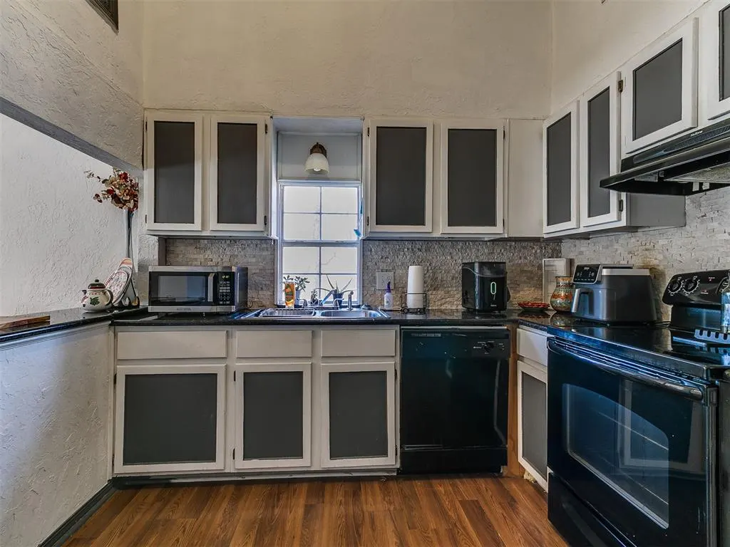 Photo 8 — 3848 NW 32nd Street, Newcastle, OK 73065
