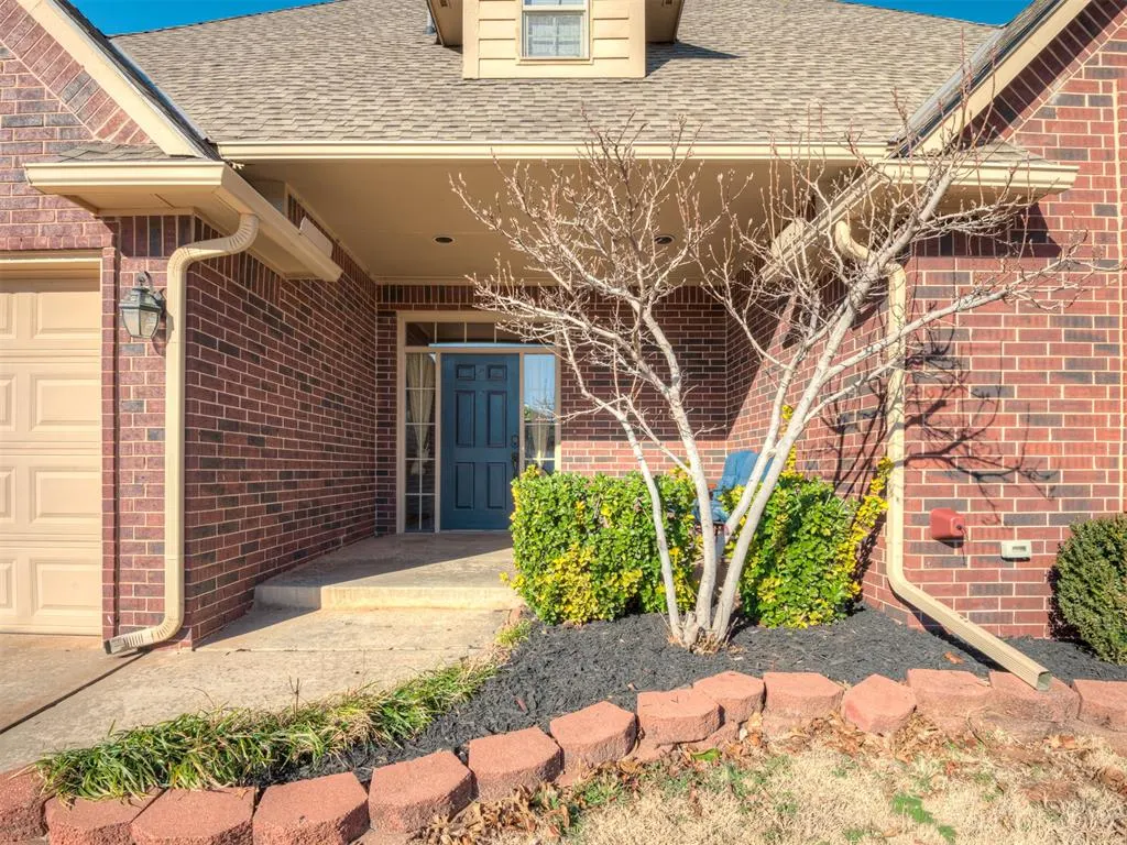 Photo 2 — 4921 NW 161st Street, Edmond, OK 73013