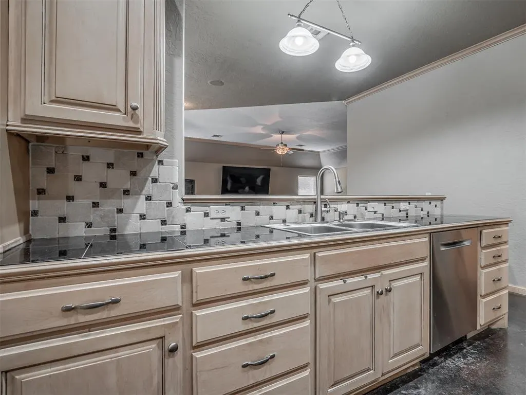 Photo 15 — 4921 NW 161st Street, Edmond, OK 73013