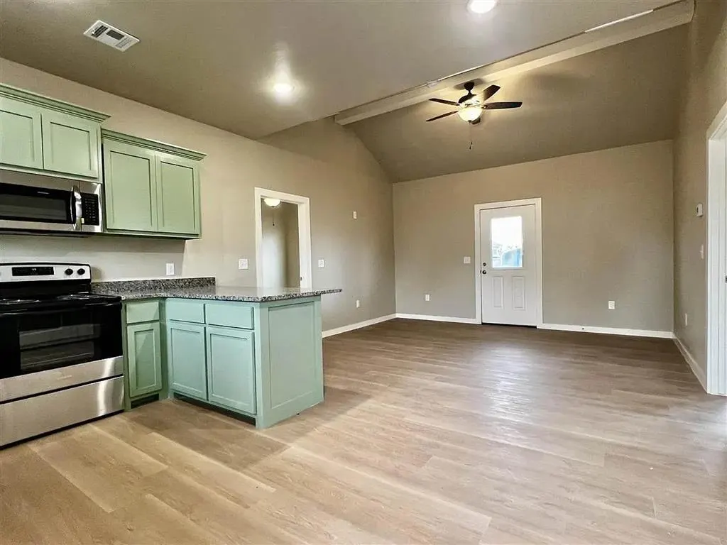 Photo 3 — 208 E Oklahoma, Blackwell, OK 74631