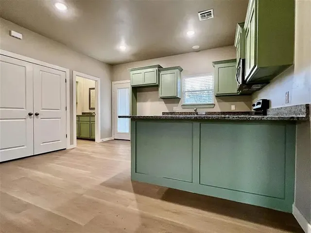 Photo 5 — 208 E Oklahoma, Blackwell, OK 74631