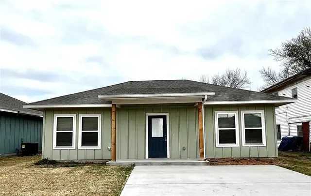 Photo 6 — 208 E Oklahoma, Blackwell, OK 74631