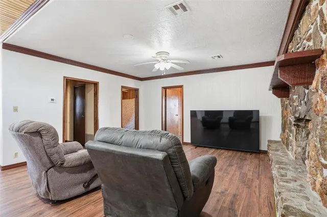 Photo 5 — 16127 S County Road 211, Headrick, OK 73549