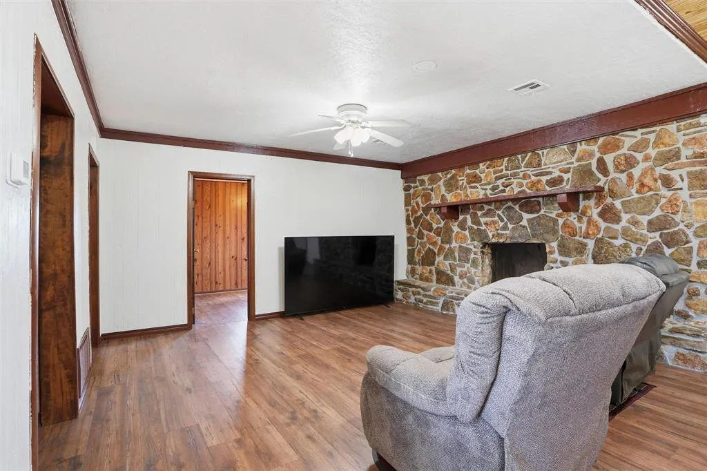 Photo 6 — 16127 S County Road 211, Headrick, OK 73549