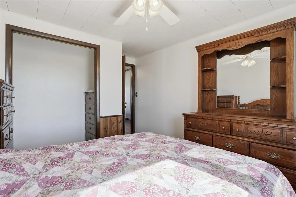 Photo 16 — 16127 S County Road 211, Headrick, OK 73549