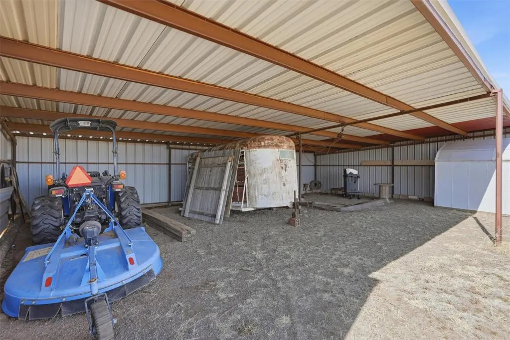 Photo 30 — 16127 S County Road 211, Headrick, OK 73549