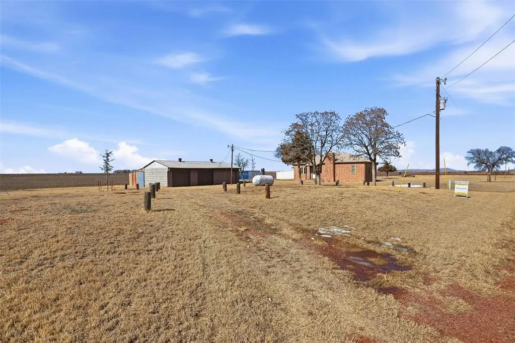 Photo 32 — 16127 S County Road 211, Headrick, OK 73549