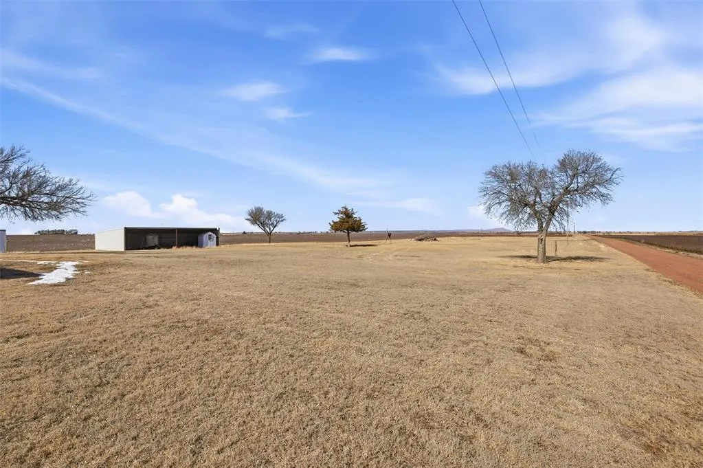 Photo 22 — 16127 S County Road 211, Headrick, OK 73549