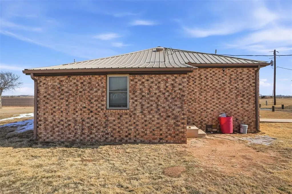 Photo 36 — 16127 S County Road 211, Headrick, OK 73549