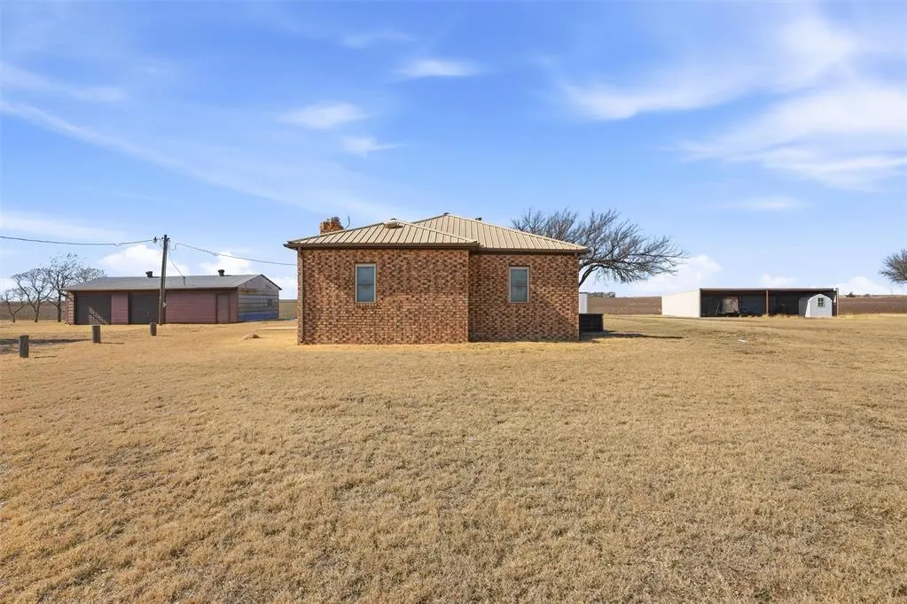 Photo 37 — 16127 S County Road 211, Headrick, OK 73549