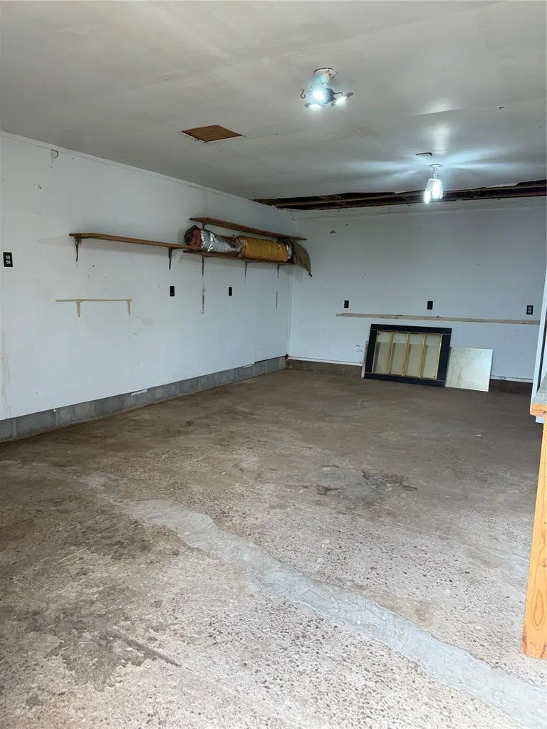 Photo 26 — 16127 S County Road 211, Headrick, OK 73549
