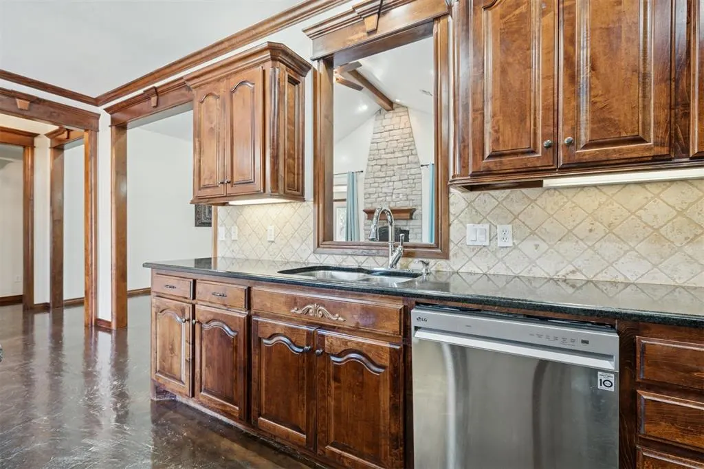 Photo 9 — 960964 S Hoot Owl Lane, Wellston, OK 74881