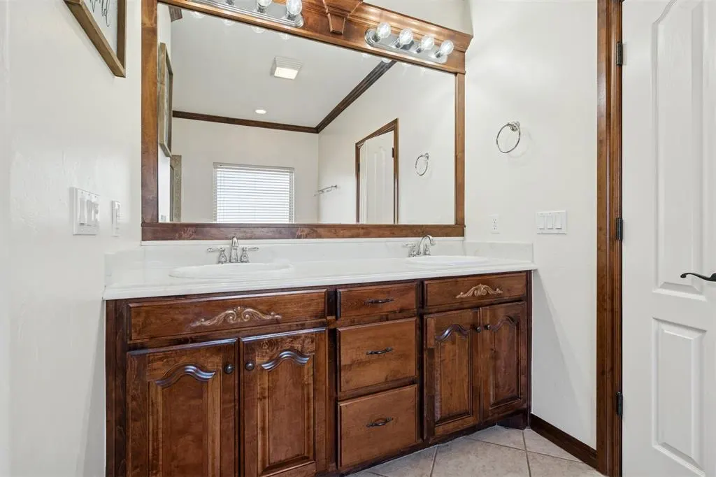 Photo 21 — 960964 S Hoot Owl Lane, Wellston, OK 74881