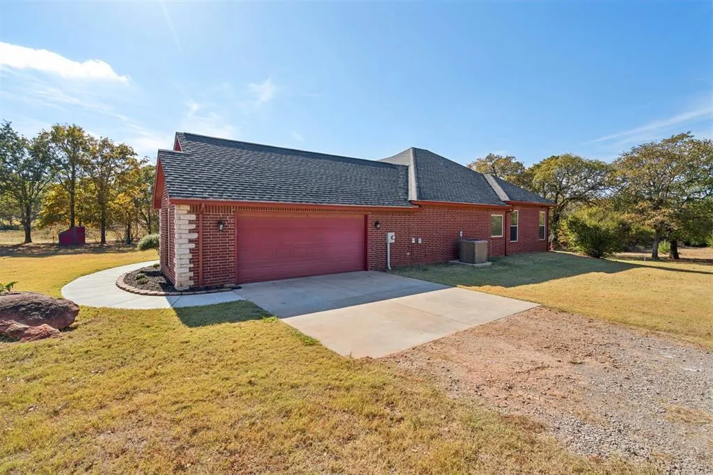 Photo 30 — 960964 S Hoot Owl Lane, Wellston, OK 74881