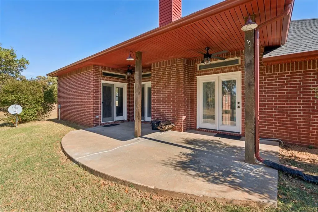 Photo 32 — 960964 S Hoot Owl Lane, Wellston, OK 74881