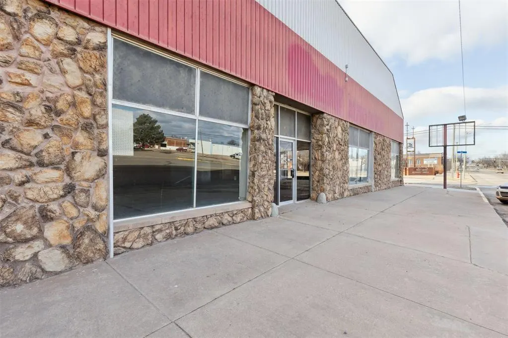 Photo 2 — 423 N 7th Street, Perry, OK 73077