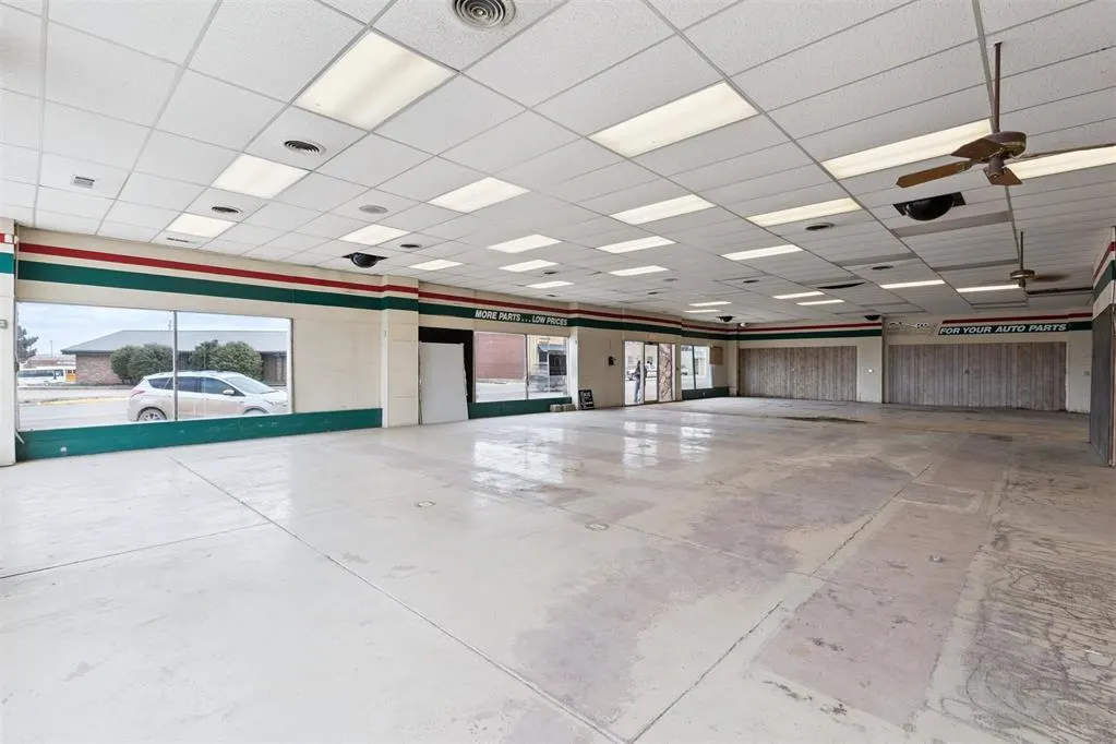 Photo 4 — 423 N 7th Street, Perry, OK 73077
