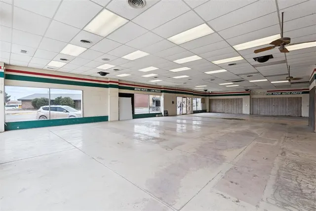 Photo 4 — 423 N 7th Street, Perry, OK 73077