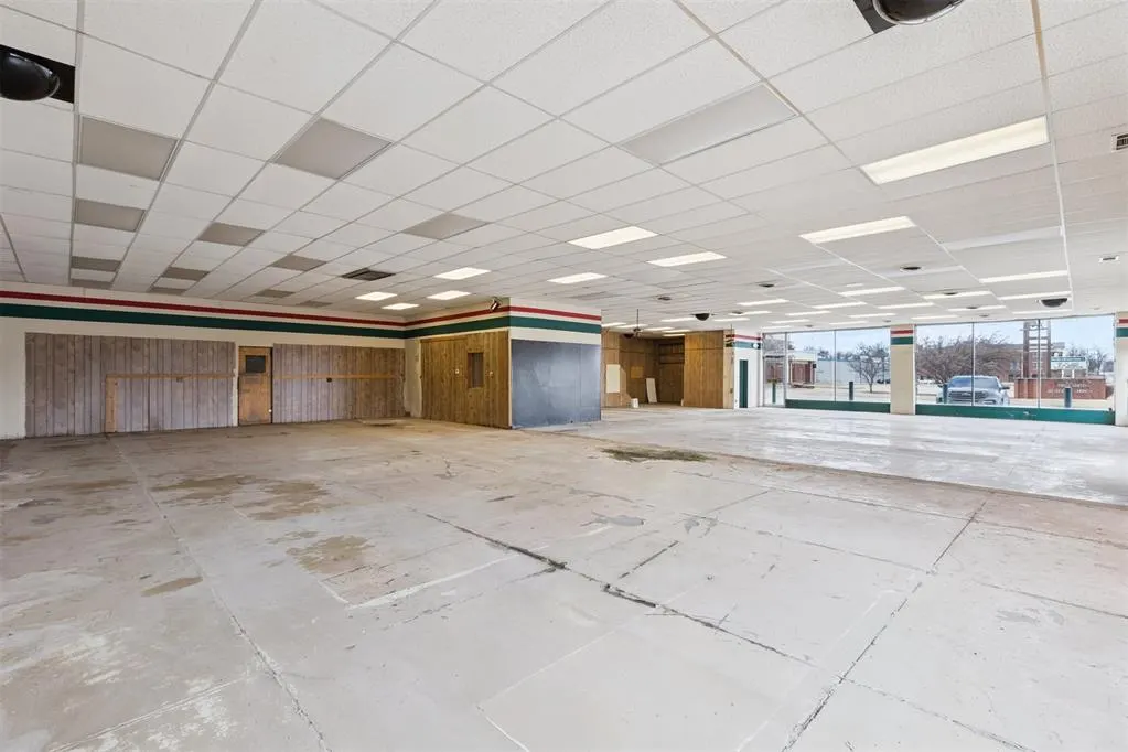 Photo 6 — 423 N 7th Street, Perry, OK 73077