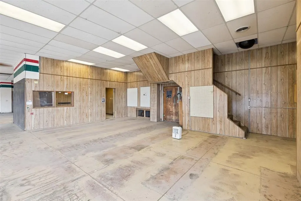 Photo 9 — 423 N 7th Street, Perry, OK 73077
