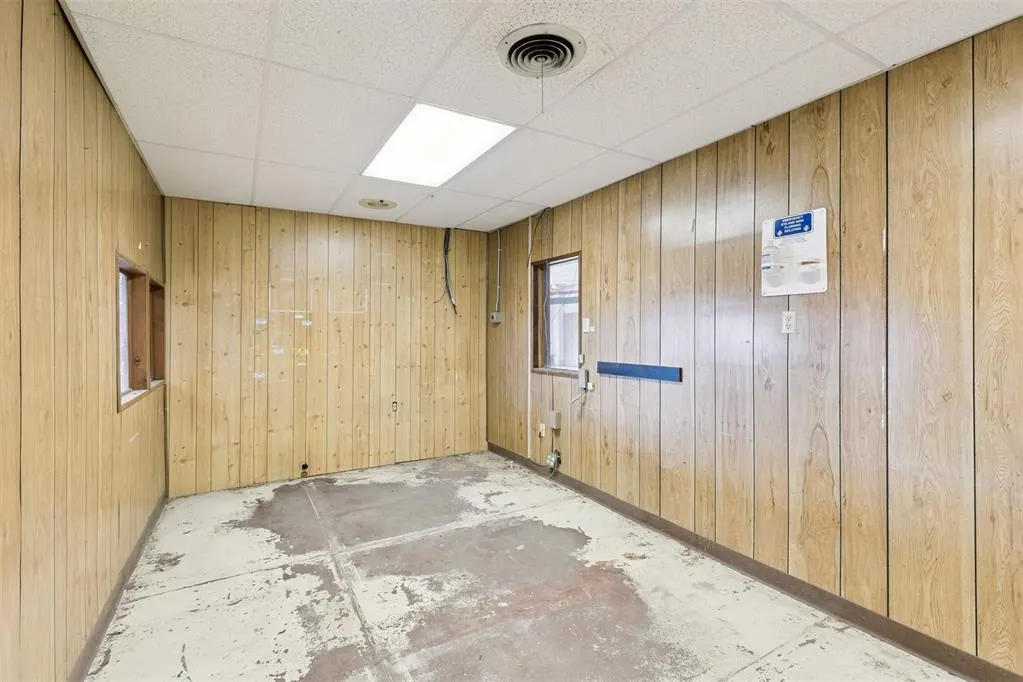 Photo 11 — 423 N 7th Street, Perry, OK 73077