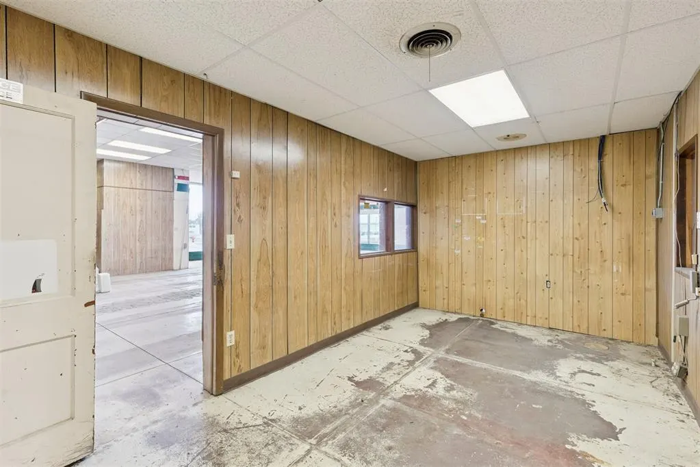 Photo 12 — 423 N 7th Street, Perry, OK 73077
