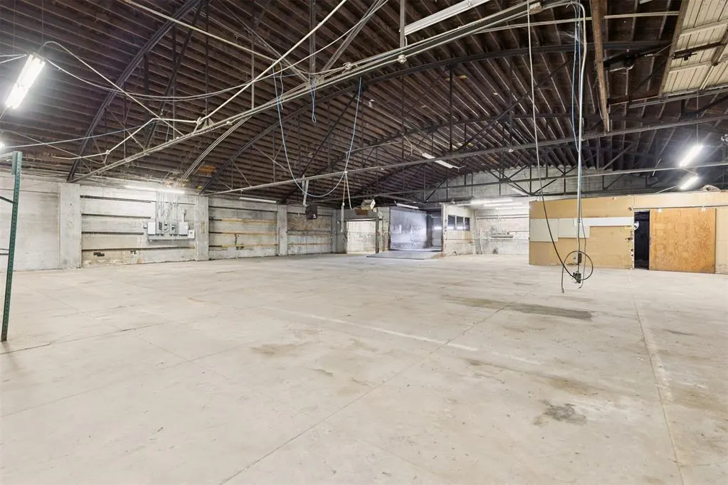 Photo 26 — 423 N 7th Street, Perry, OK 73077