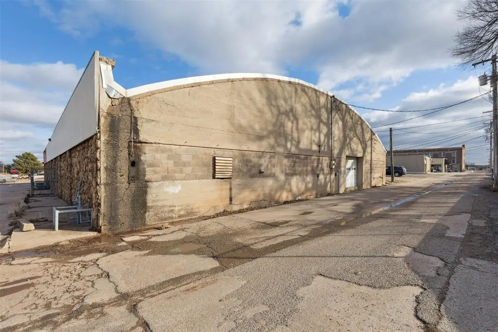 Photo 29 — 423 N 7th Street, Perry, OK 73077