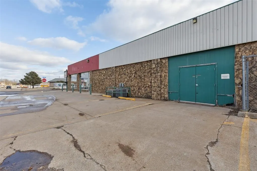Photo 31 — 423 N 7th Street, Perry, OK 73077