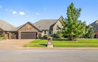 Sold home at 9117 SW 32nd Street