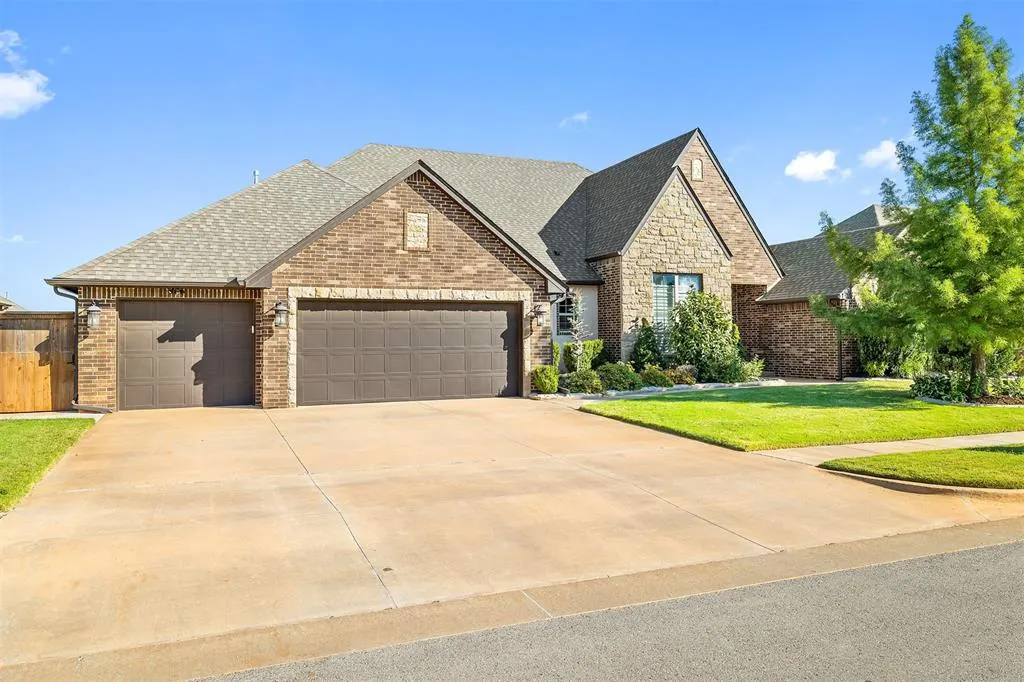 Photo 2 — 9117 SW 32nd Street, Oklahoma City, OK 73179