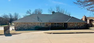 Sold home at 901 W Park Lane
