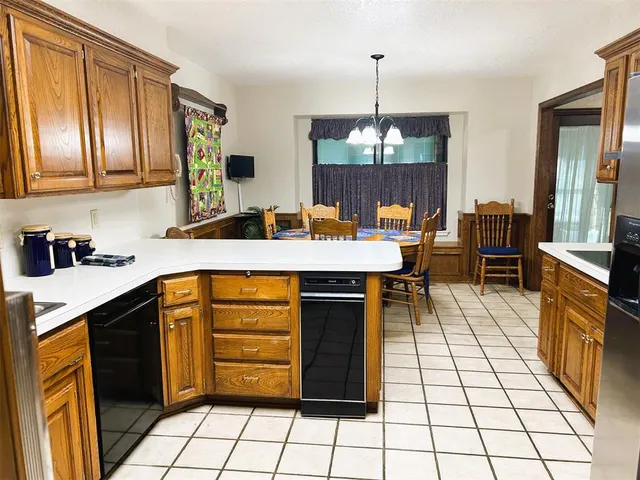 Photo 8 — 901 W Park Lane, Kingfisher, OK 73750