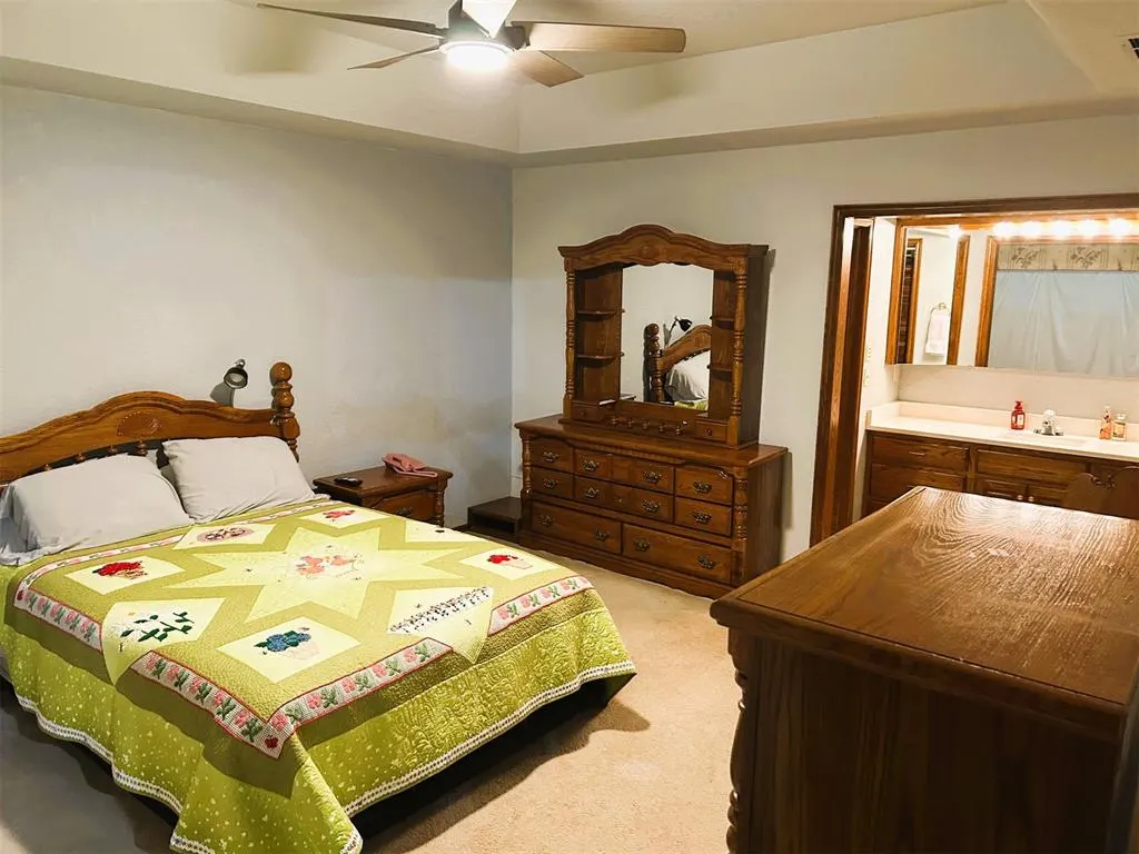 Photo 11 — 901 W Park Lane, Kingfisher, OK 73750