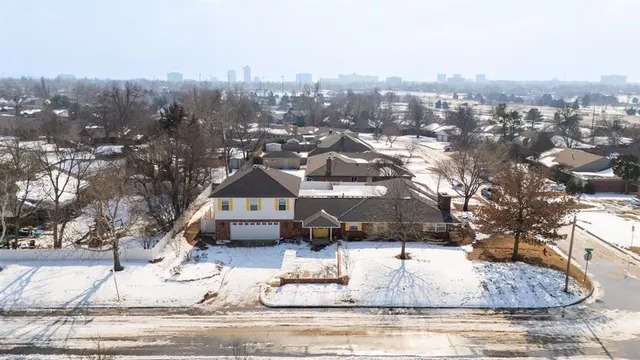 Photo 3 — 3247 Elmwood Avenue, Oklahoma City, OK 73116