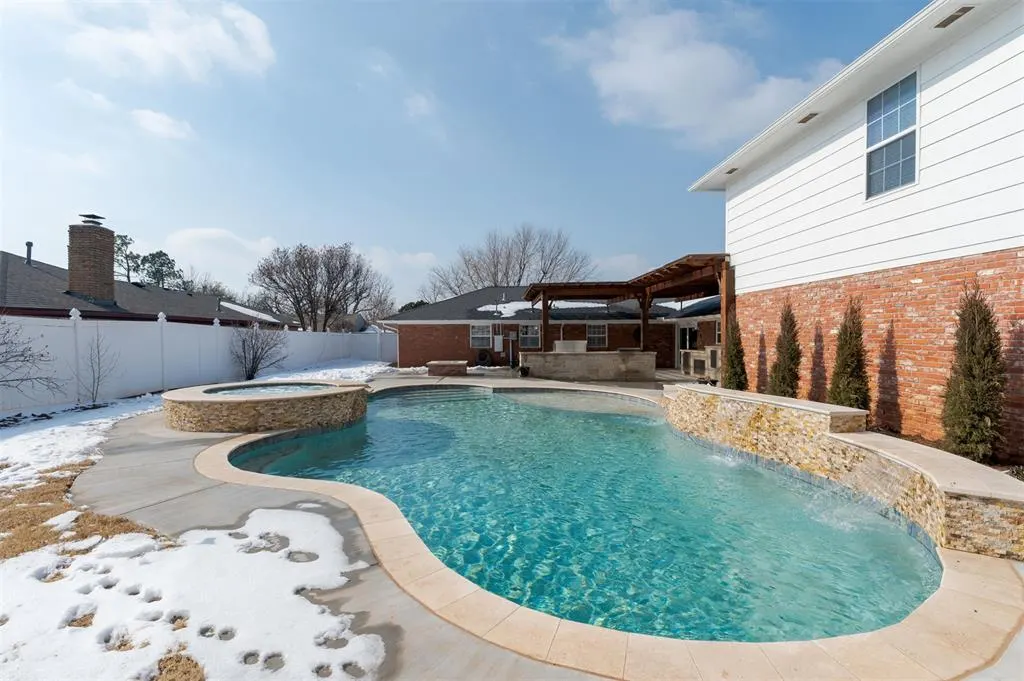 Photo 10 — 3247 Elmwood Avenue, Oklahoma City, OK 73116
