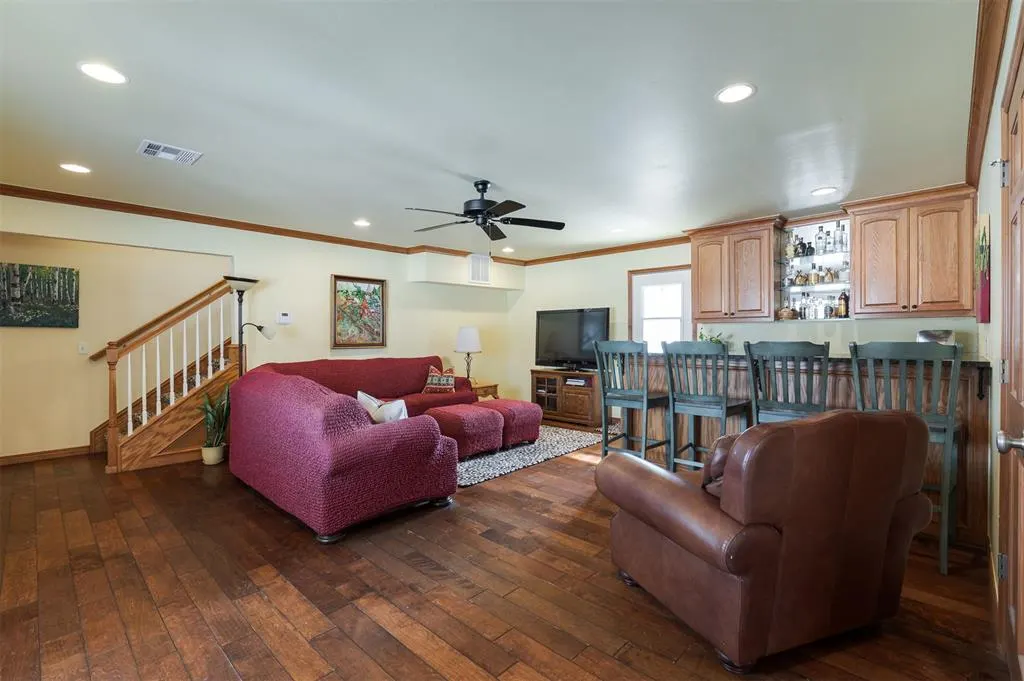 Photo 33 — 3247 Elmwood Avenue, Oklahoma City, OK 73116