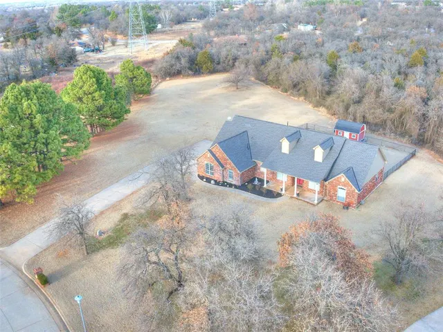 Photo 5 — 450 Hickory Hill Drive, Choctaw, OK 73020