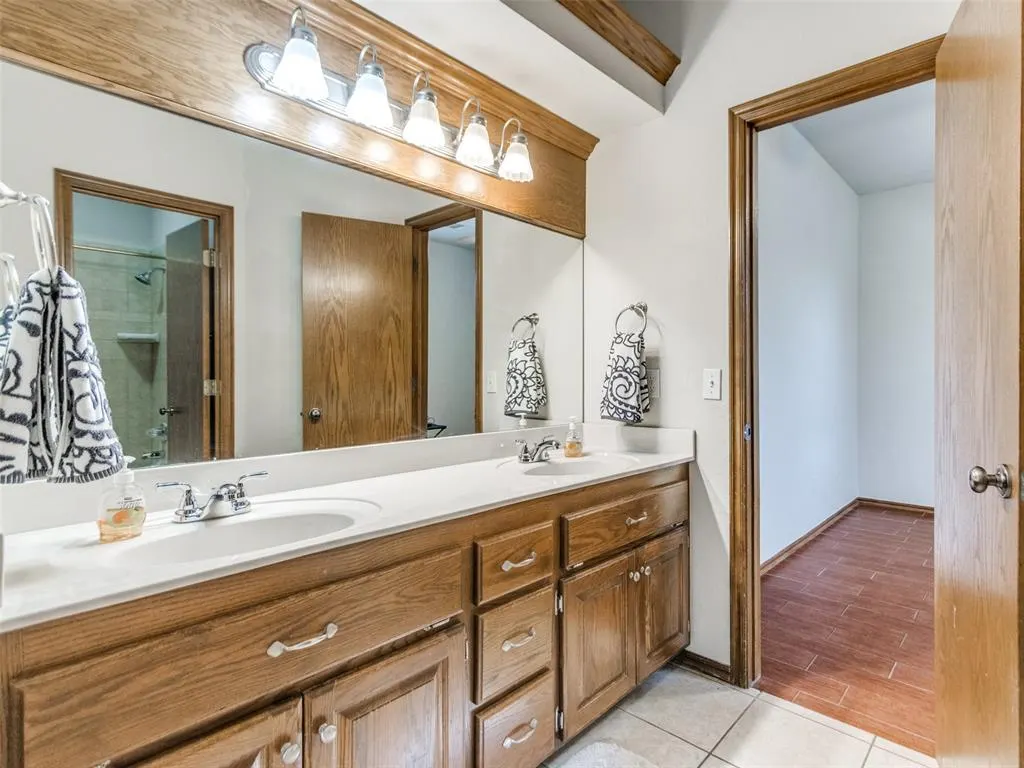 Photo 14 — 450 Hickory Hill Drive, Choctaw, OK 73020