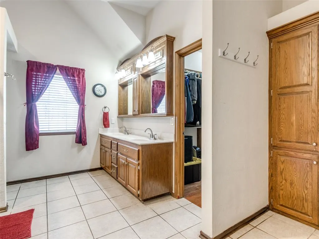 Photo 42 — 450 Hickory Hill Drive, Choctaw, OK 73020